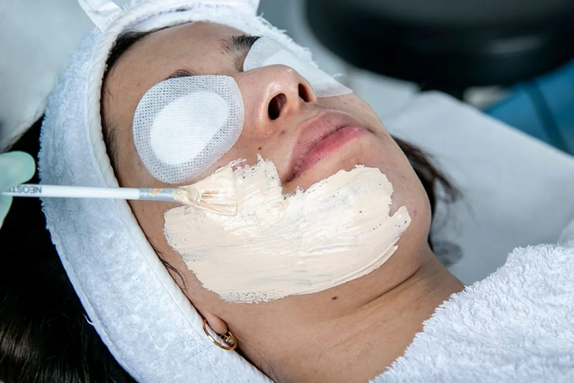 28271 skincare routine application